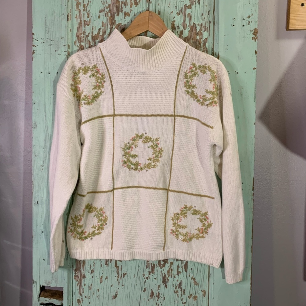 Women’s vintage Milano white Christmas wreaths sweater with mock neck